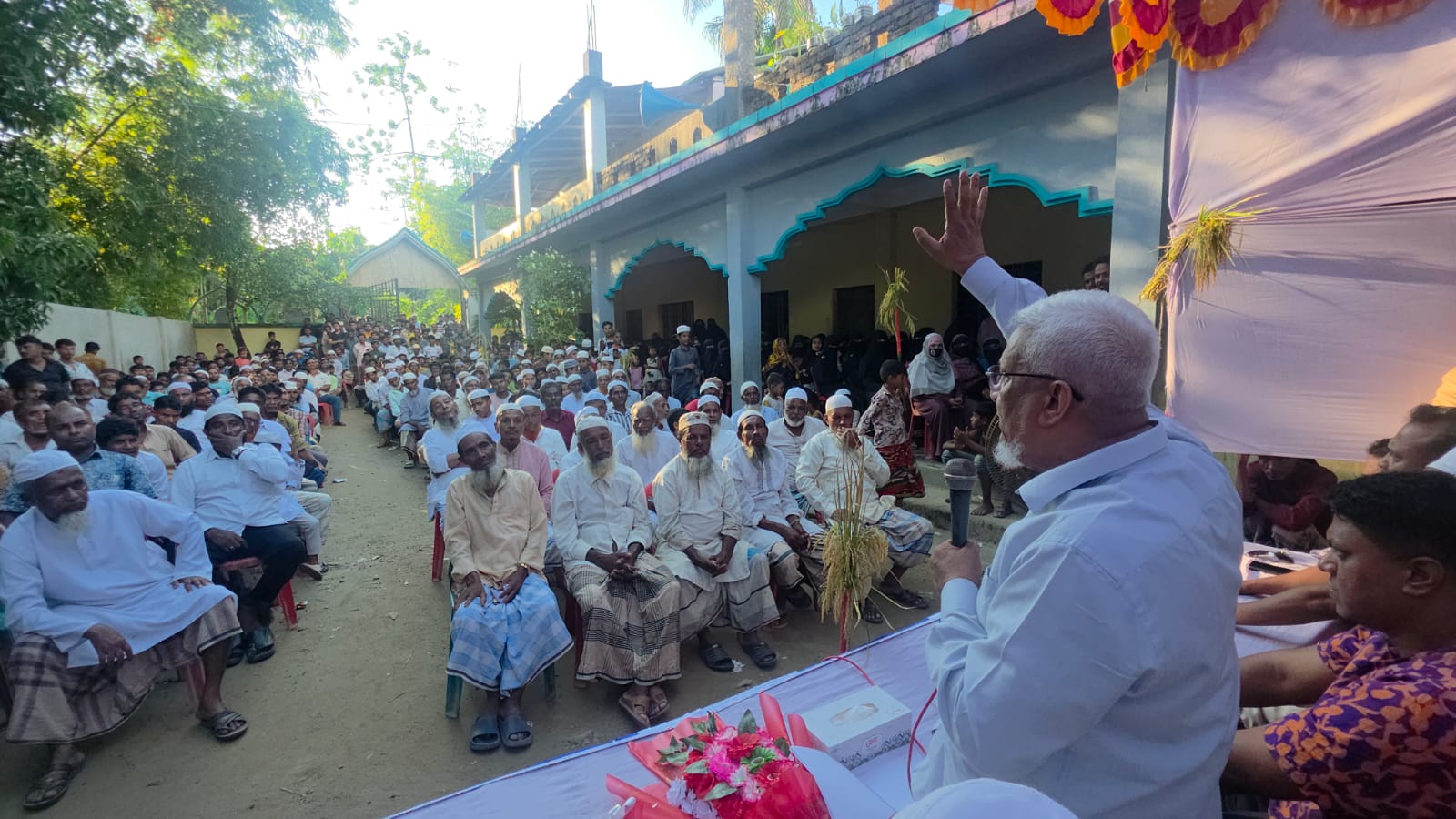 উখিয়া-টেকনাফের নারীদের জন্য দক্ষতা উন্নয়ন প্রশিক্ষণের ব্যবস্থা করা হবে: শাহজাহান চৌধুরী