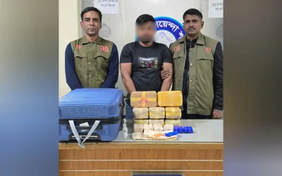 রামু রাবার বাগানে যাত্রীবাহী বাসে তল্লাশী:৯০ হাজার ইয়াবাসহ বাসের হেল্পার আটক