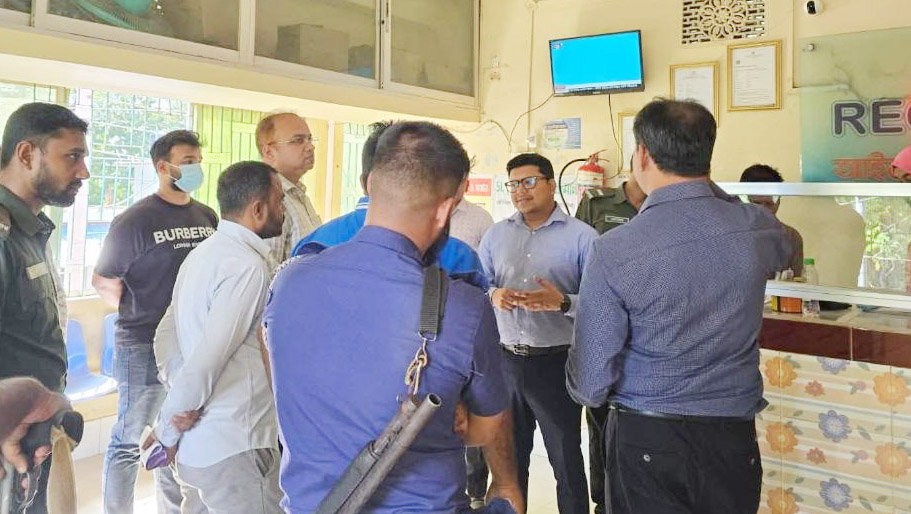 মহেশখালীতে ৫ ডায়াগনস্টিক সেন্টারে অভিযান, জরিমানা