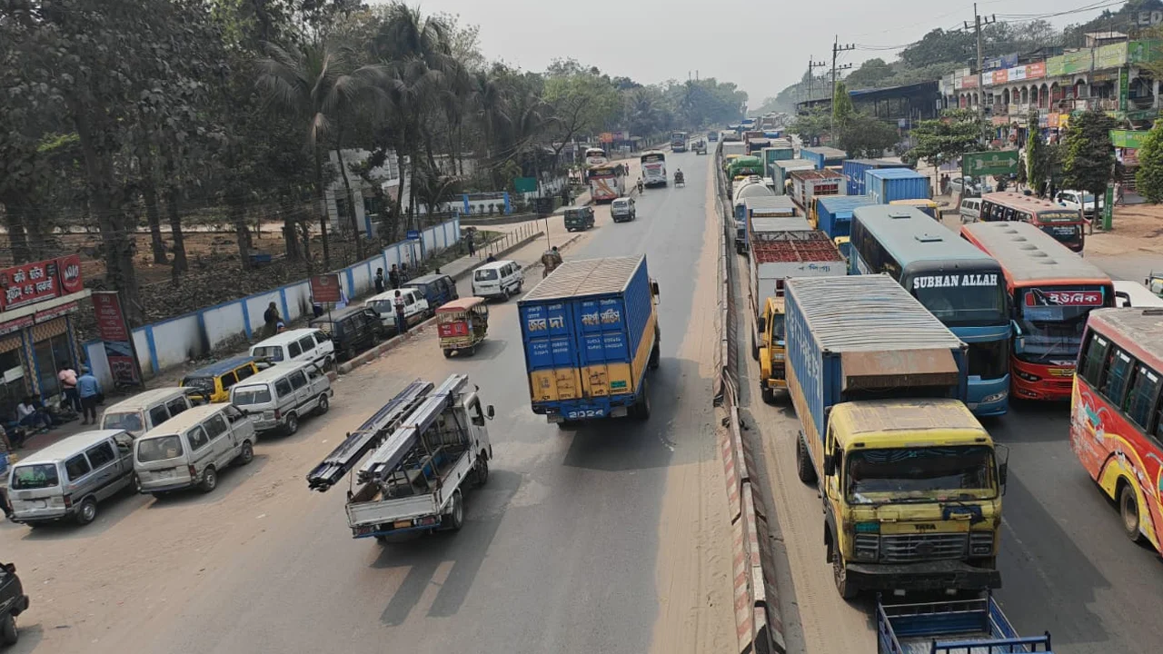 ঈদে মহাসড়কে ৭ দিন বন্ধ থাকবে যেসব যানবাহন
