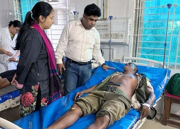 চকরিয়া সাফারি পার্কের হাতির আক্রমণে দুই মাহুত আহত