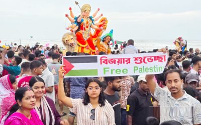 আনন্দ-বিষাদের জমকালো আয়োজনে কক্সবাজার সৈকতে প্রতিমা বিসর্জন