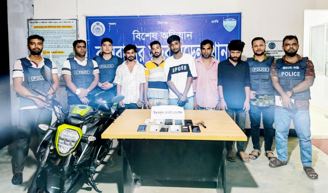 কক্সবাজারে পর্যটককে ছুরিকাঘাত করে ছিনতাই, আটক ৫