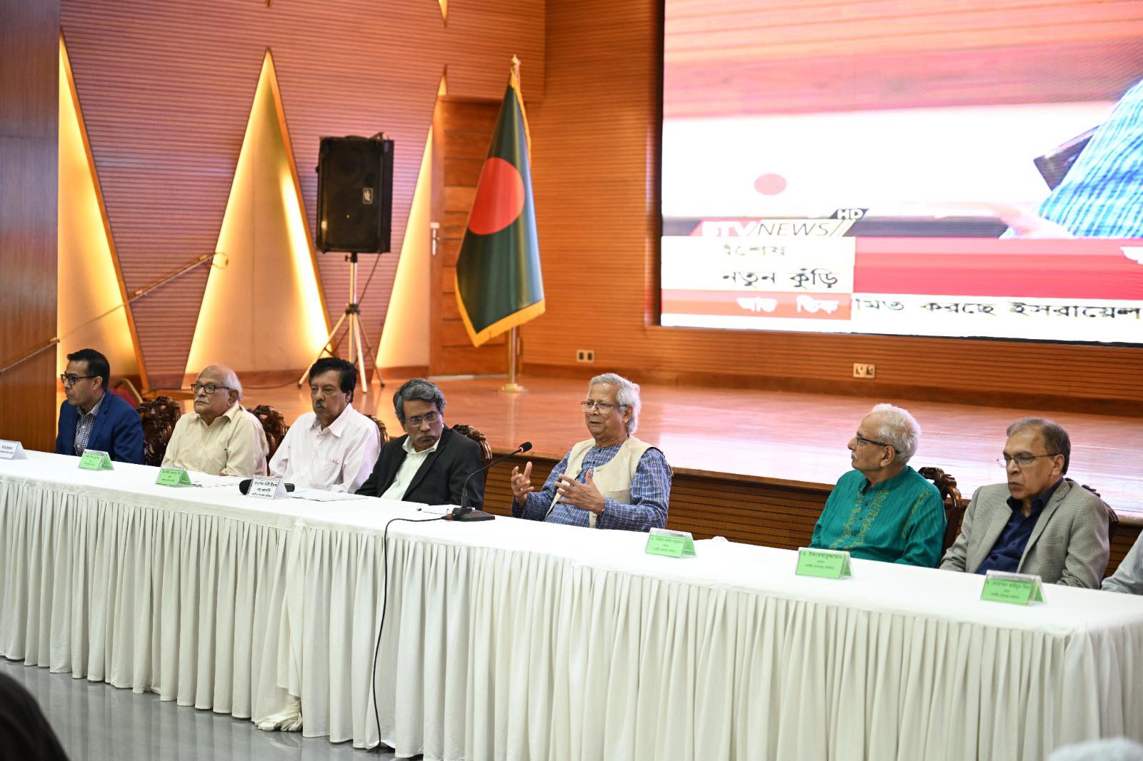 আগামী ফেব্রুয়ারিতেই জাতীয় সংসদ নির্বাচন অনুষ্ঠিত হবে : প্রধান উপদেষ্টা