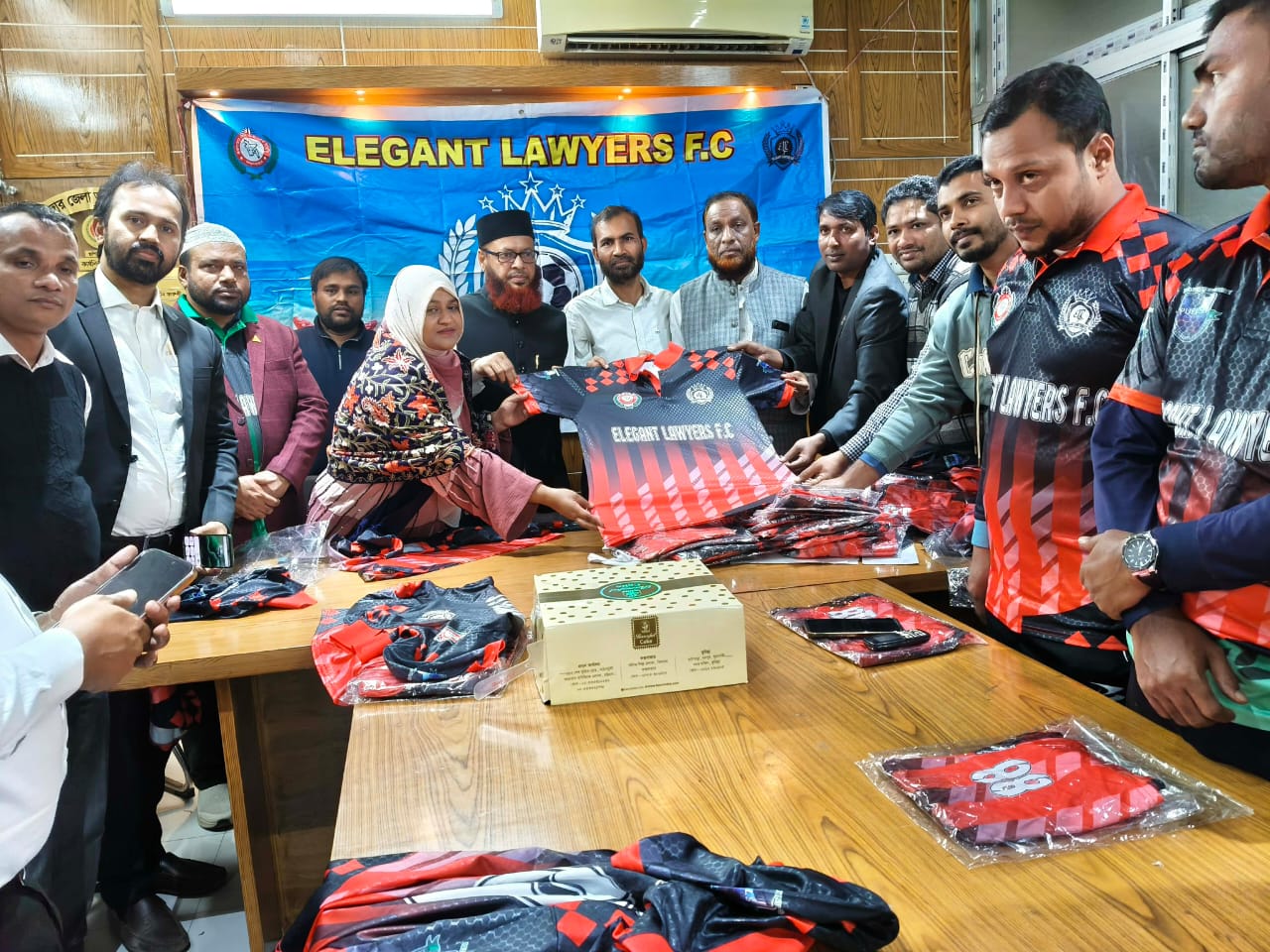 এলিগেন্ট লইয়ারস ফুটবল টিমের জার্সি উন্মোচন