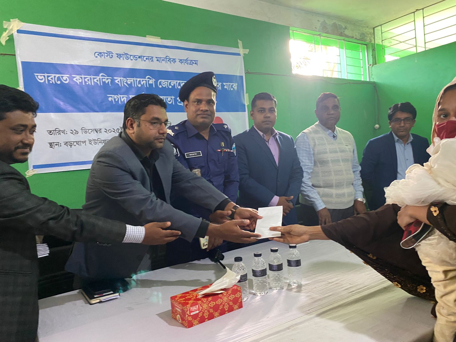 ভারতে কারাবন্দী জেলে পরিবারে মাঝে কোস্ট ফাউন্ডেশনের নগদ অর্থ সহায়তা প্রদান
