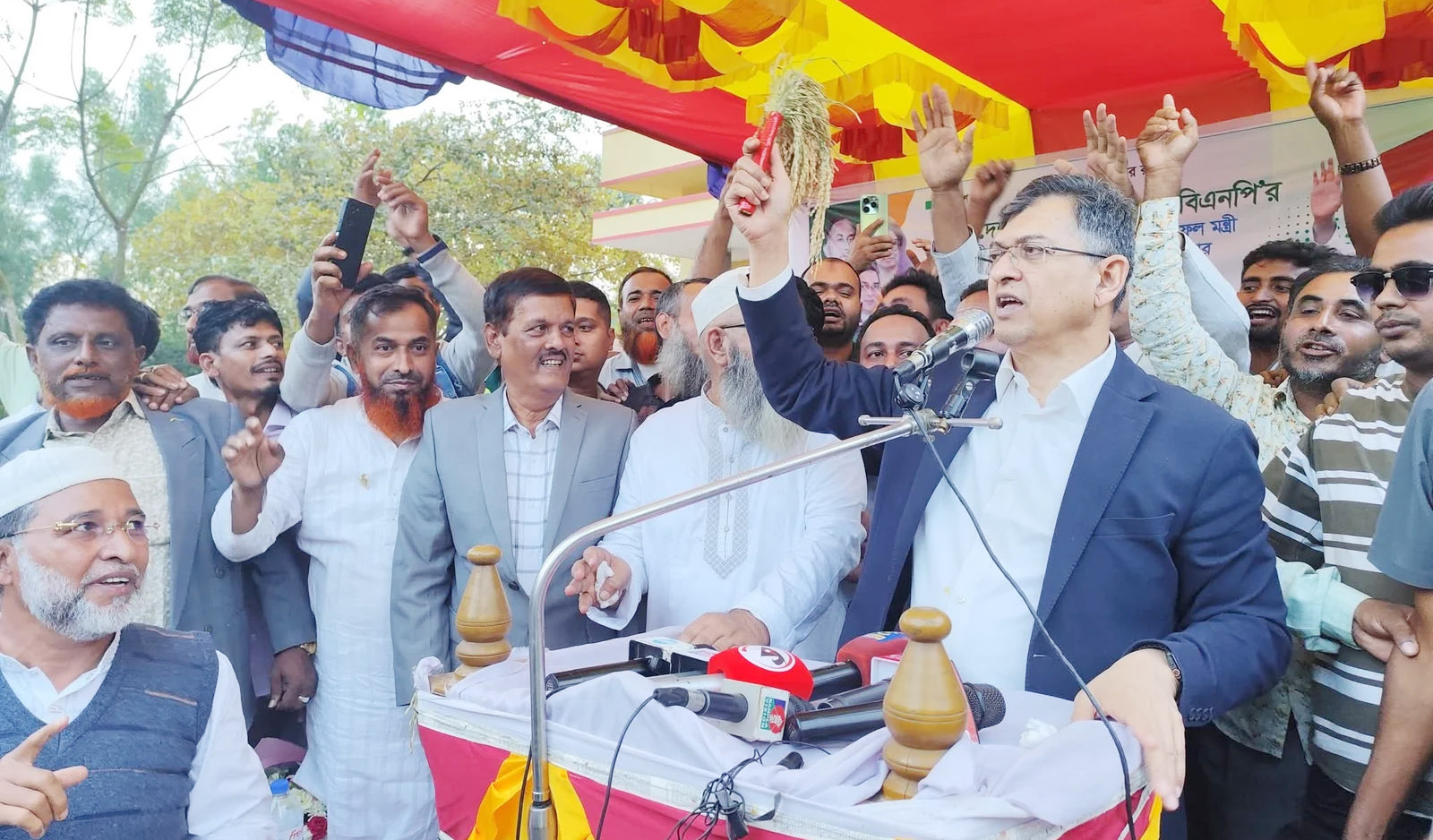 দেশনেত্রী খালেদা জিয়ার সংকটাপন্ন অবস্থার জন্য হাসিনা দায়ী