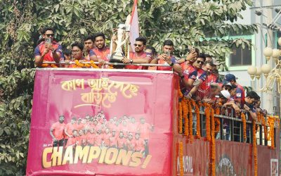 ছাদখোলা বাসে শহর ঘুরল বিপিএল চ্যাম্পিয়ন রাজশাহী ওয়ারিয়র্স