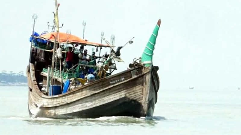 ঘূর্ণিঝড় সিত্রাংয়ে কক্সবাজার উপকূলে ট্রলার ডুবে দুই জেলের মৃত্যু,