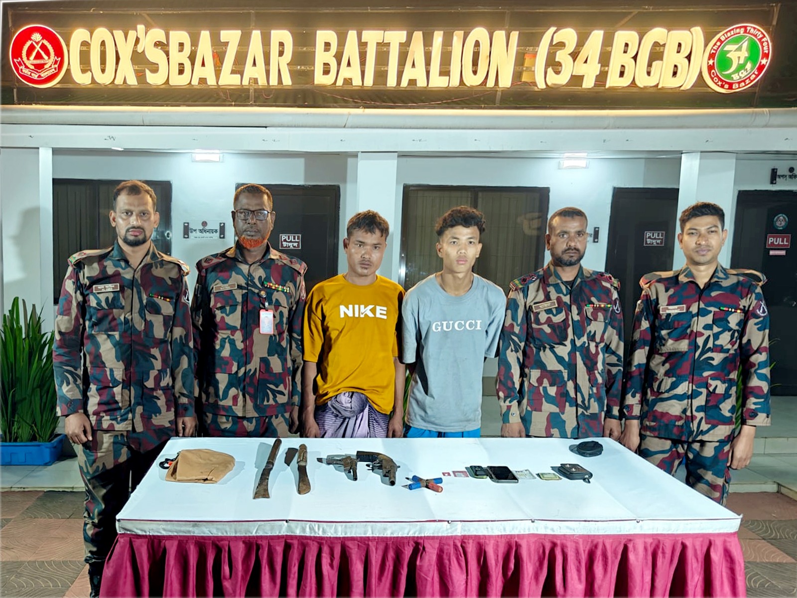নাইক্ষংছড়ি সীমান্তে ৩৪ বিজিবির অভিযানে অবৈধ অস্ত্র ও গুলিসহ ২ জন কারবারি আটক