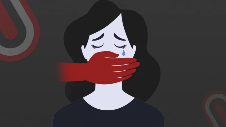 সদর হাসপাতালে নিরাপত্তার আড়ালে নারকীয়তা: নাইট ডিউটিতে স্বামীকে আলাদা করে স্ত্রীকে ধর্ষণের অভিযোগে দুই আনসার গ্রেপ্তার