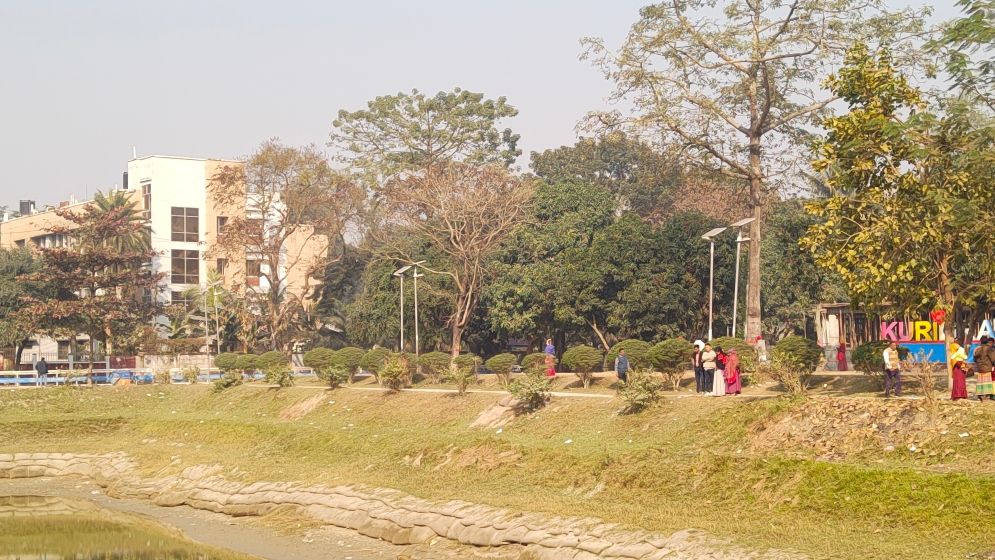 কুড়িগ্রামে ঝলমলে রোদ, তবুও তাপমাত্রা ১০ ডিগ্রি