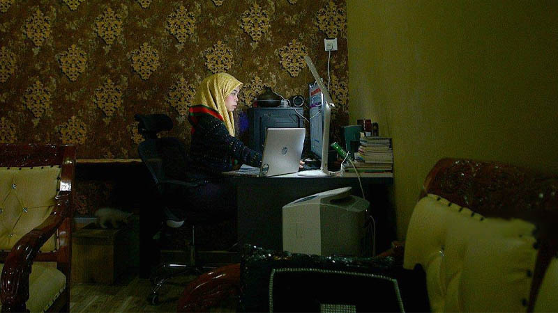 মালয়েশিয়ায় সরকারি কর্মচারীদের বাড়ি থেকে কাজের নির্দেশ