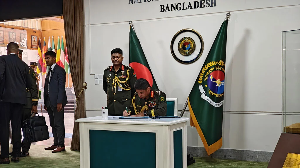 কক্সবাজারে পর্যাপ্ত বিমান শক্তি থাকলে রোহিঙ্গা সংকট সৃষ্টি হত না: সেনাপ্রধান