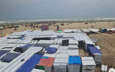 রাতের অন্ধকারে সৈকতের বালিয়াড়িতে ৪ শতাধিক অবৈধ দোকান