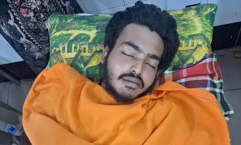 বাড়ি থেকে ডেকে নিয়ে নিষিদ্ধ ছাত্রলীগ নেতার রগ কেটে দিল দুর্বৃত্তরা