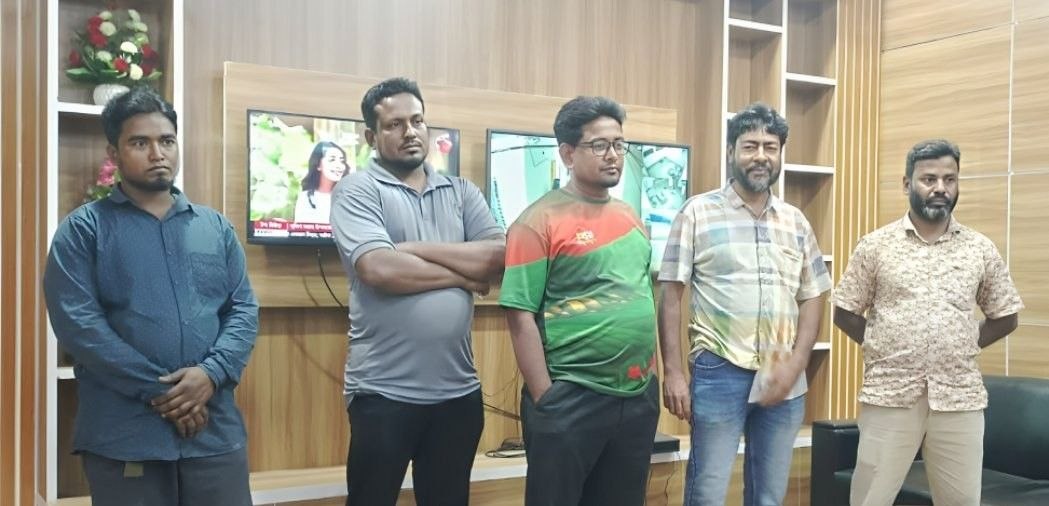 মাদক কারবারিকে ছাড়াতে থানায় এসে বিএনপি -জামায়াতের ৫ নেতা আটক