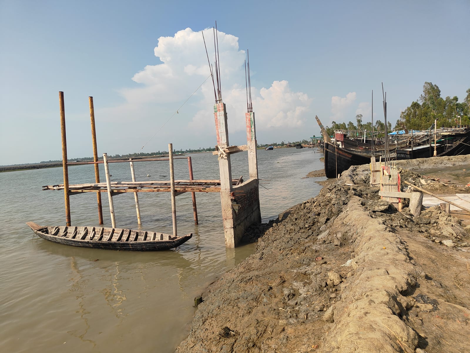 চাঁদা দাবি ও ডকইয়ার্ড বিতর্কে উত্তপ্ত বদরখালী, লিজকৃত জমিতে বাধা