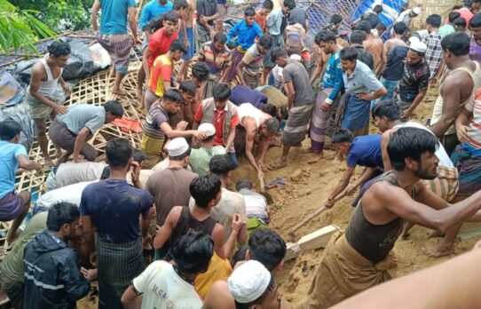 রোহিঙ্গা ক্যাম্পে পাহাড়ধসের ট্র্যাজেডি নিহত ৮ ছাত্রী, আহত ৫
