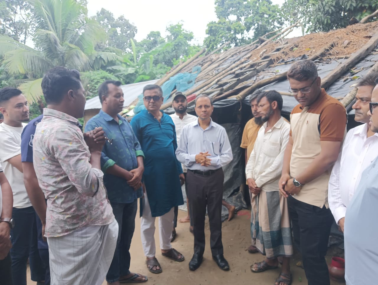 রামুর ঈদগড়ে নদী ভাঙ্গন ও বন্যা কবলিত এলাকা পরিদর্শনে জেলা প্রশাসক