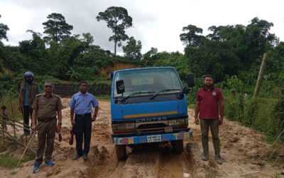 পাহাড়কাটা অবস্থায় মোক্তার মেম্বারের ডাম্পার জব্দ করলো বনবিভাগ