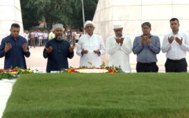 জিয়াউর রহমান ও খালেদা জিয়ার সমাধিতে নবনির্বাচিত রাষ্ট্রপতির শ্রদ্ধা