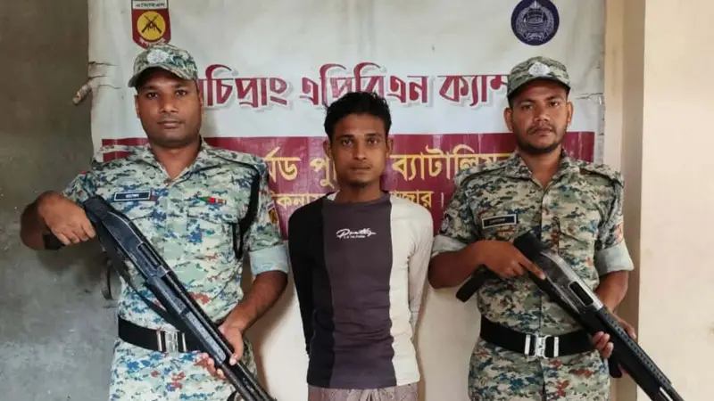 মোবাইলে পর্ণ ভিডিও পাওয়ায় ১৪ দিনের কারাদন্ড